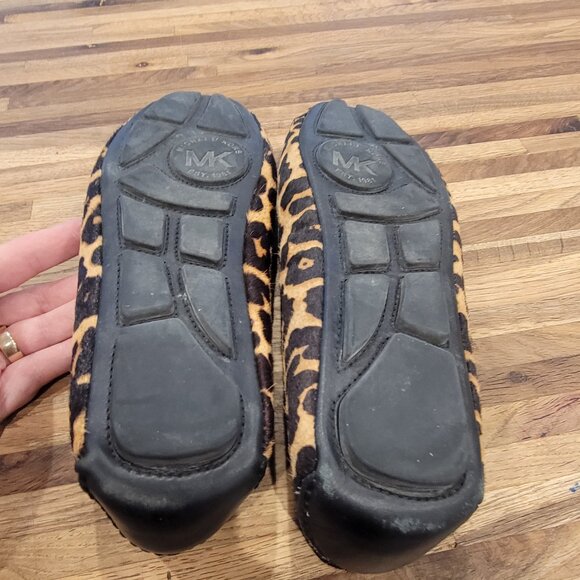 Michael Kors Gloria leopard-print calf hair ballet flats. - Picture 12 of 13